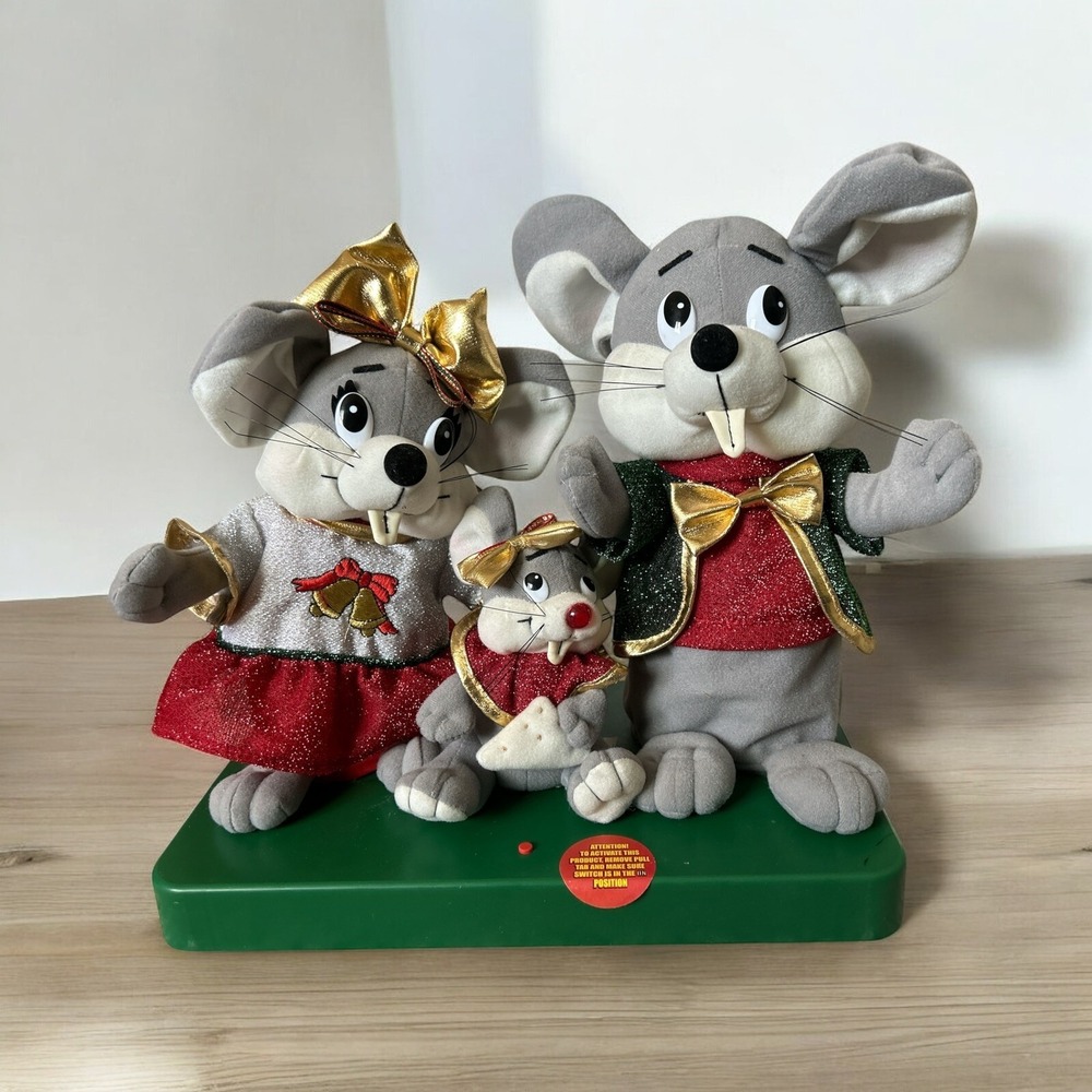 Vintage Caroling Mice Mouse Family Animated Sing & Sway Christmas Motion‎